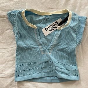 urban outfitters blue crop top